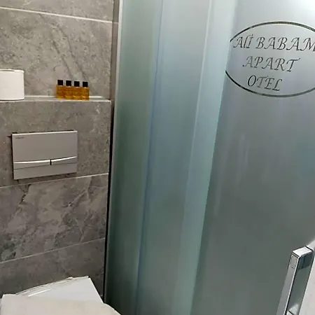 Ξενοδοχείο με διαμερίσματα Alibabam