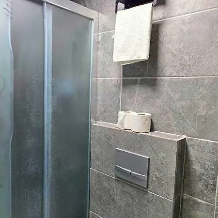 Ξενοδοχείο με διαμερίσματα Alibabam